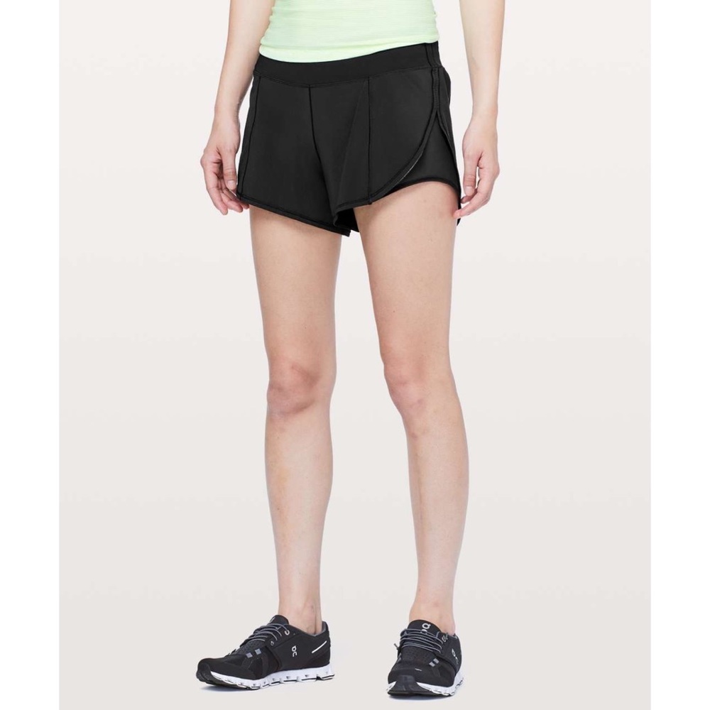 Lululemon Attack The Track Short 4”